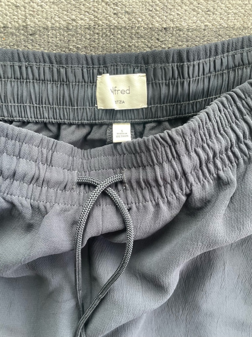 Aritzia Wilfred Thesis Crepette Wide-Leg Pants - navy - small - Picture 4 of 4